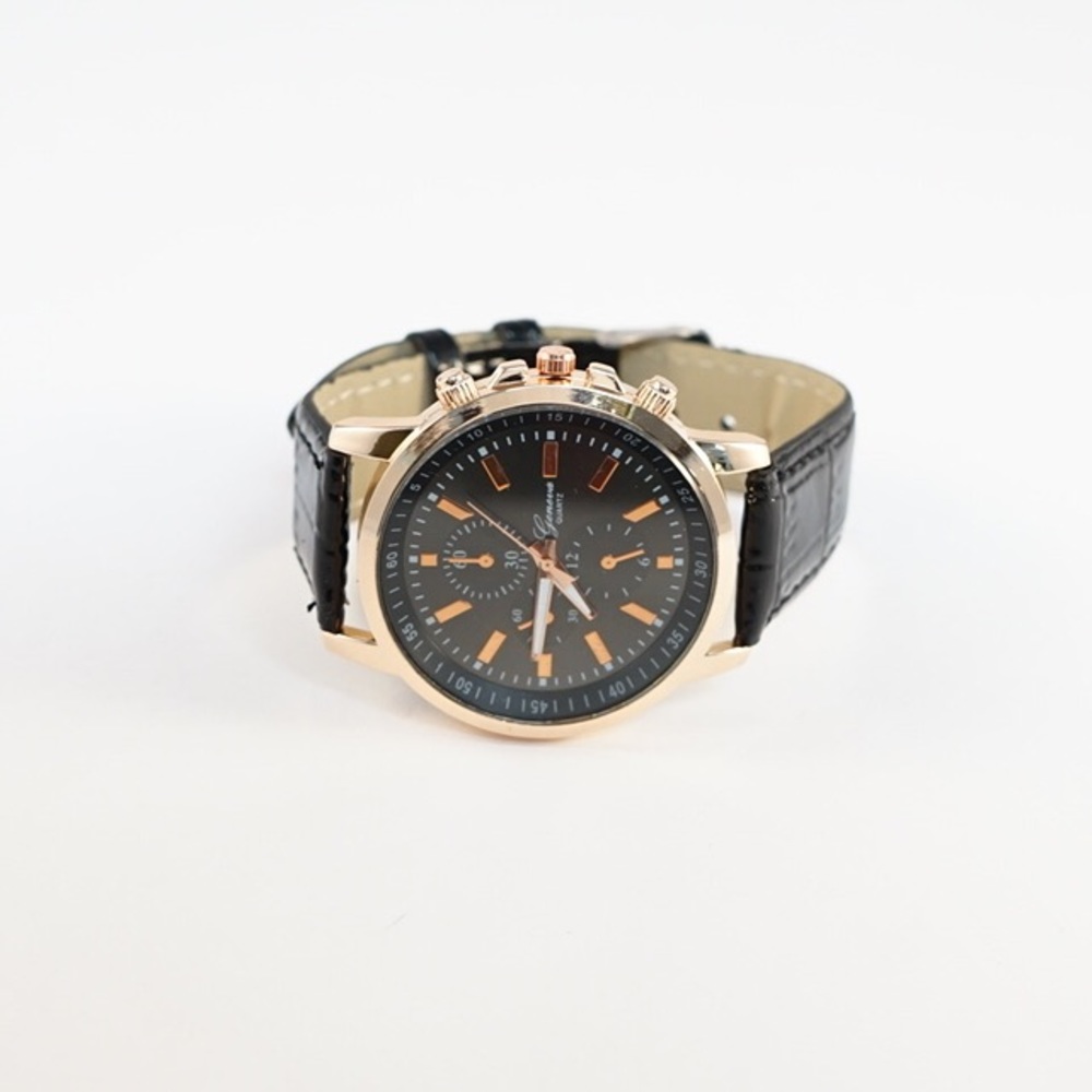 New Women’s Watch Black & rose gold trim & details